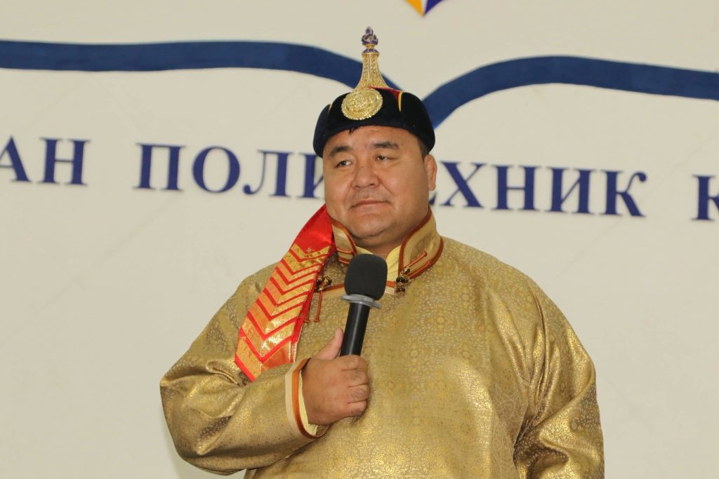 МОНГОЛ УЛСЫН АВАРГА С.МӨНХБАТ ДАРХАН ПОЛИТЕХНИК КОЛЛЕЖИЙН СУРАЛЦАГЧИДТАЙ УУЛЗЛАА